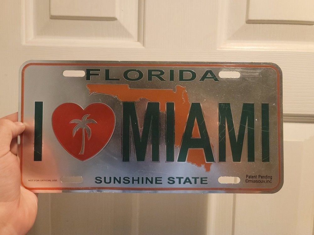 "I ❤️miami" Decor License Plate