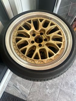 18” Rotiform rims and tires.
