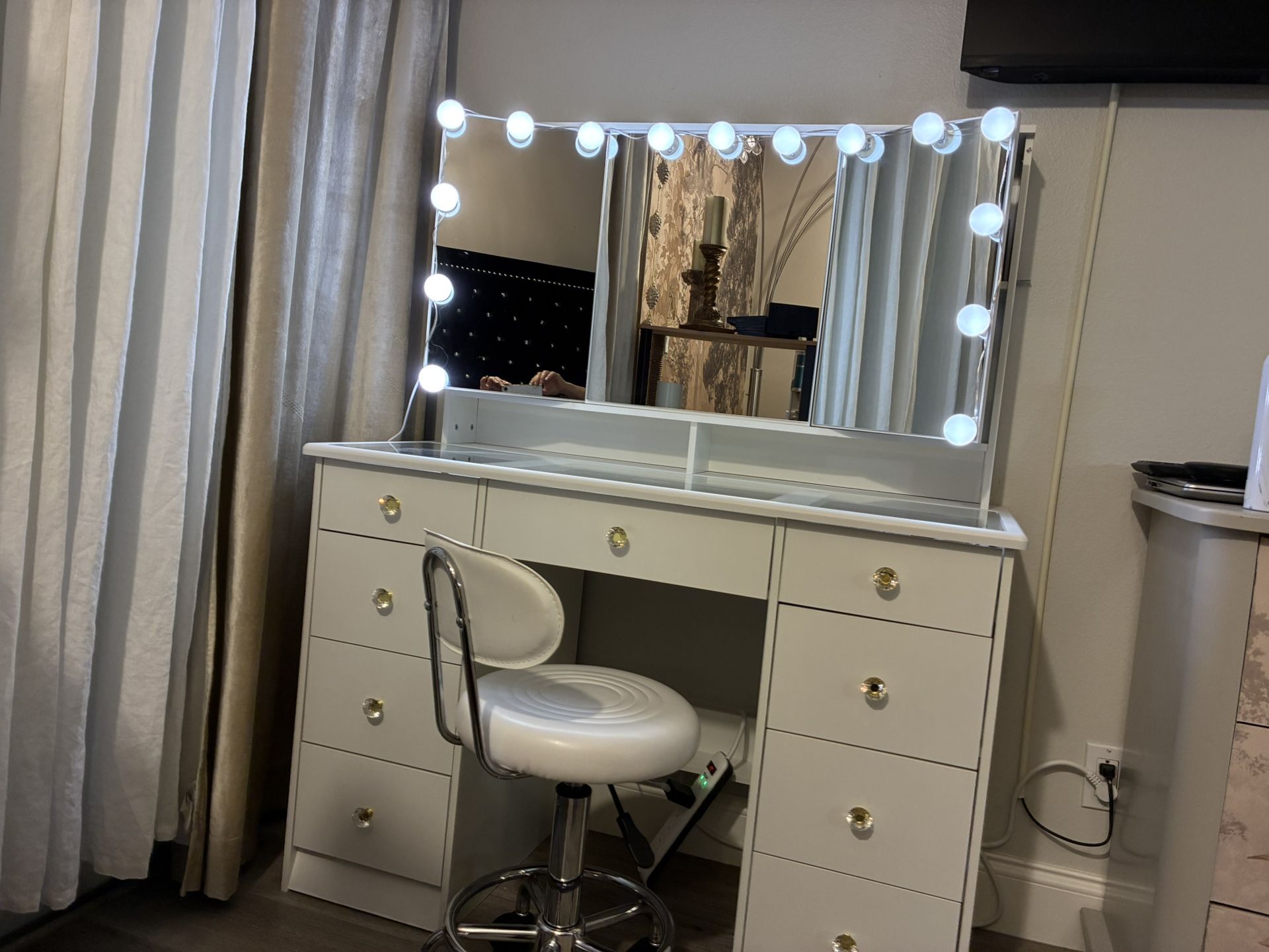 GLAM!!Bedroom Vanity 