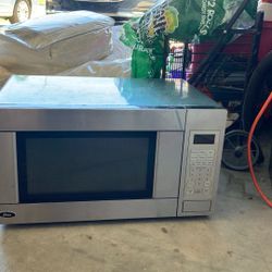 Oster Microwave