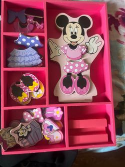 Disney Magnetic Minnie /Elsa Dress Up