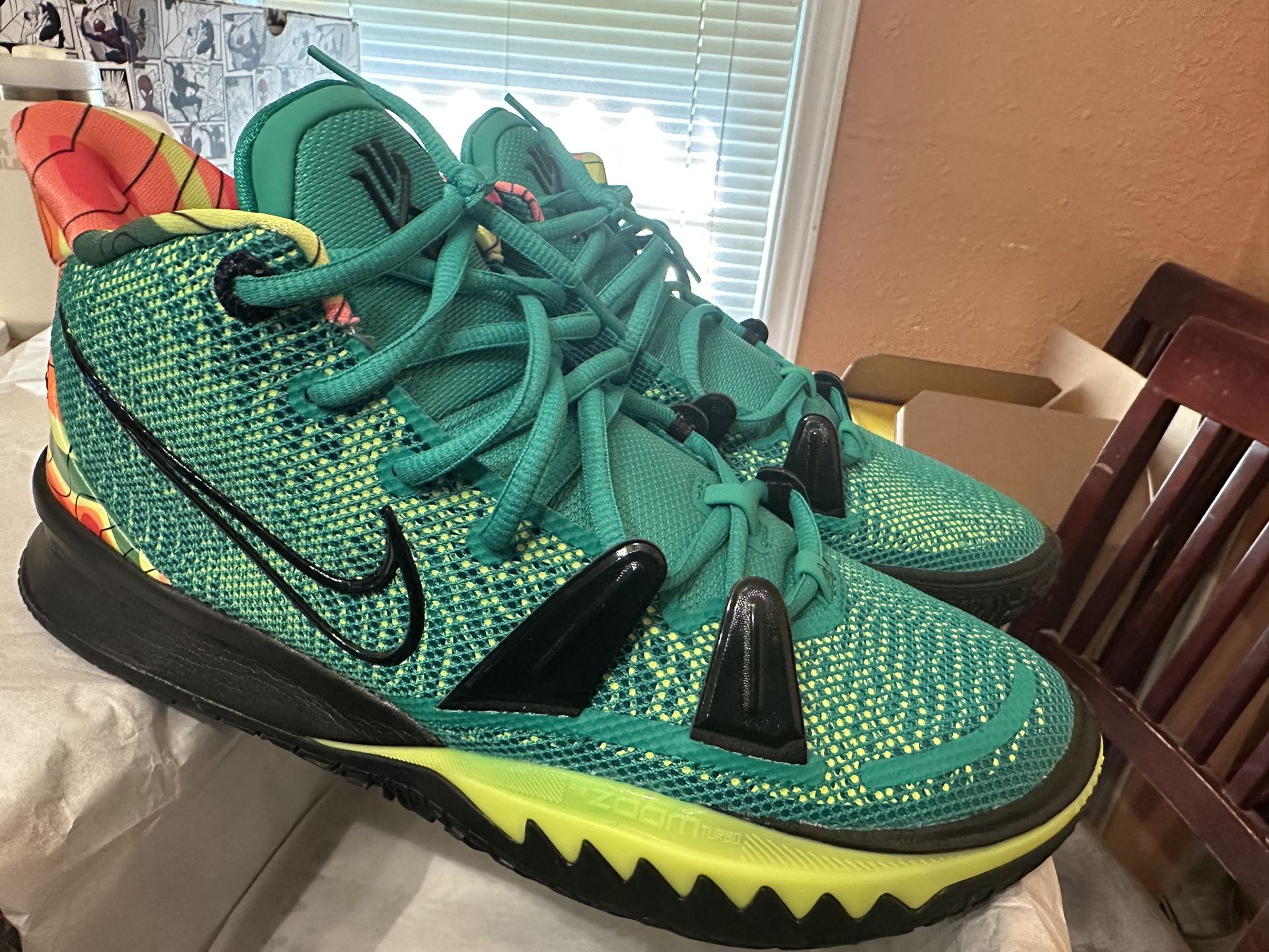 Kyrie Weatherman (Size 10)