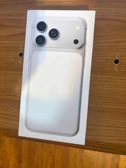 Apple iPhone 17 Pro Max Silver