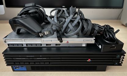 2x Sony PlayStation 2 (PS2) consoles