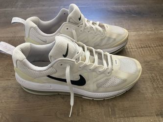 Nike air max shoes (white)