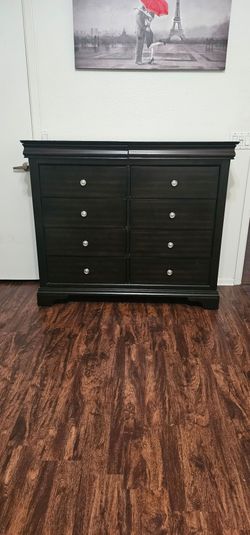 10 drawer dresser and nightstand
