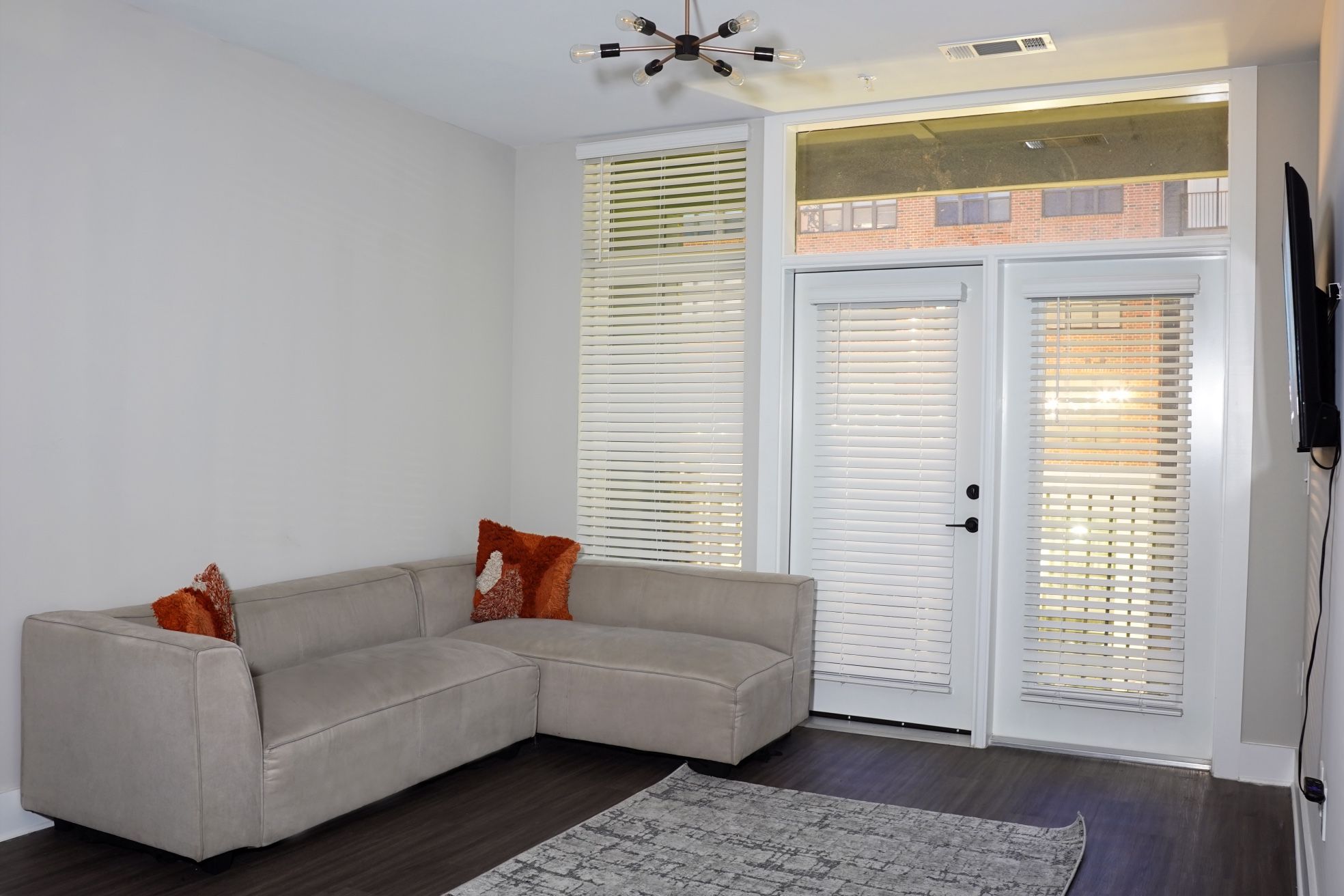 CREAM COUCH- MUST COME PICK UP DORAVILLE