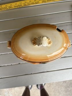 BUNDLE Coushatta Pear & Plum Ceramic Soup Pot H 6.5"x L 11" x W 7" No Ladle And Cake dish to match