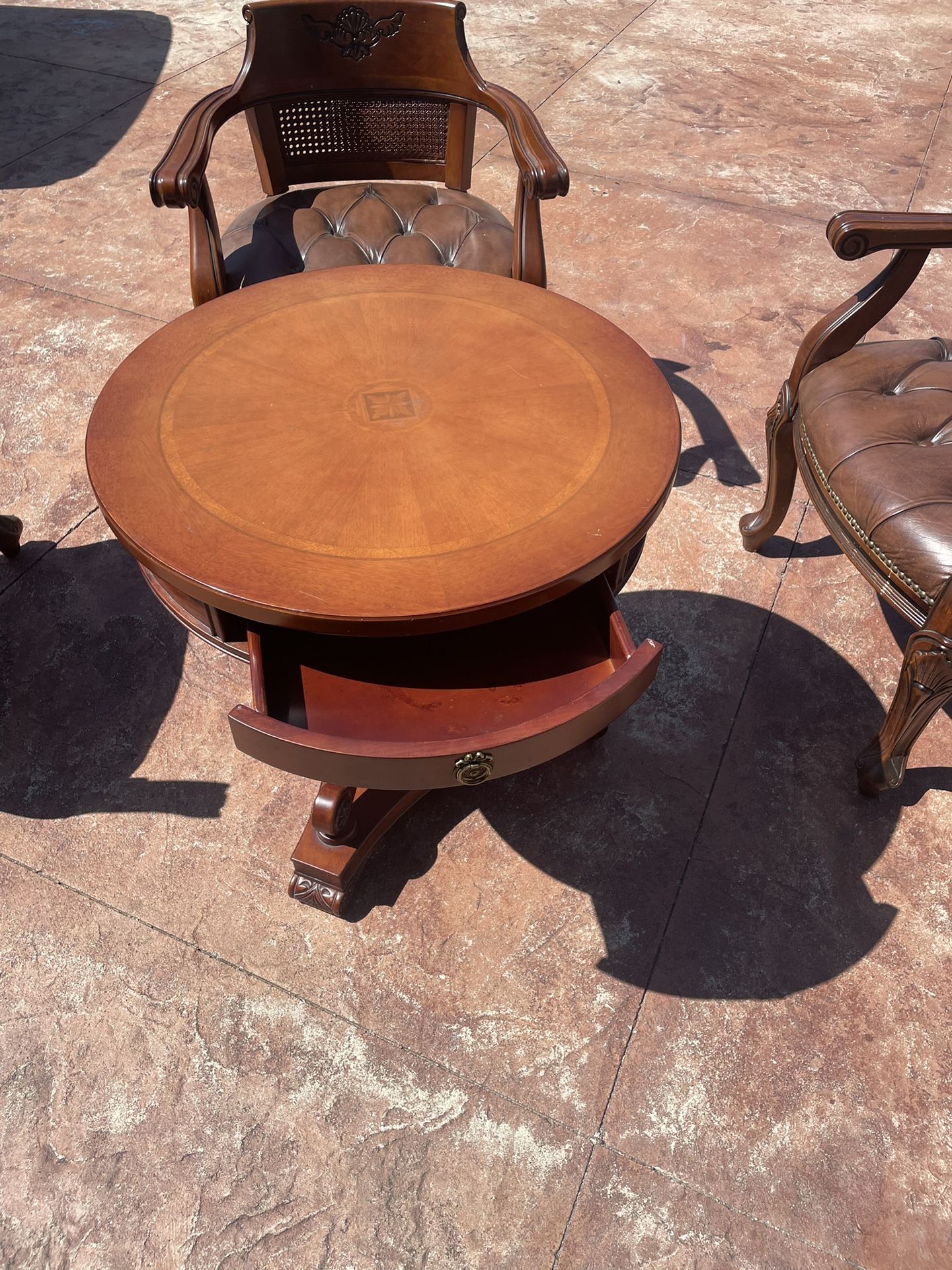 Cocktail Table With 3 Chairs