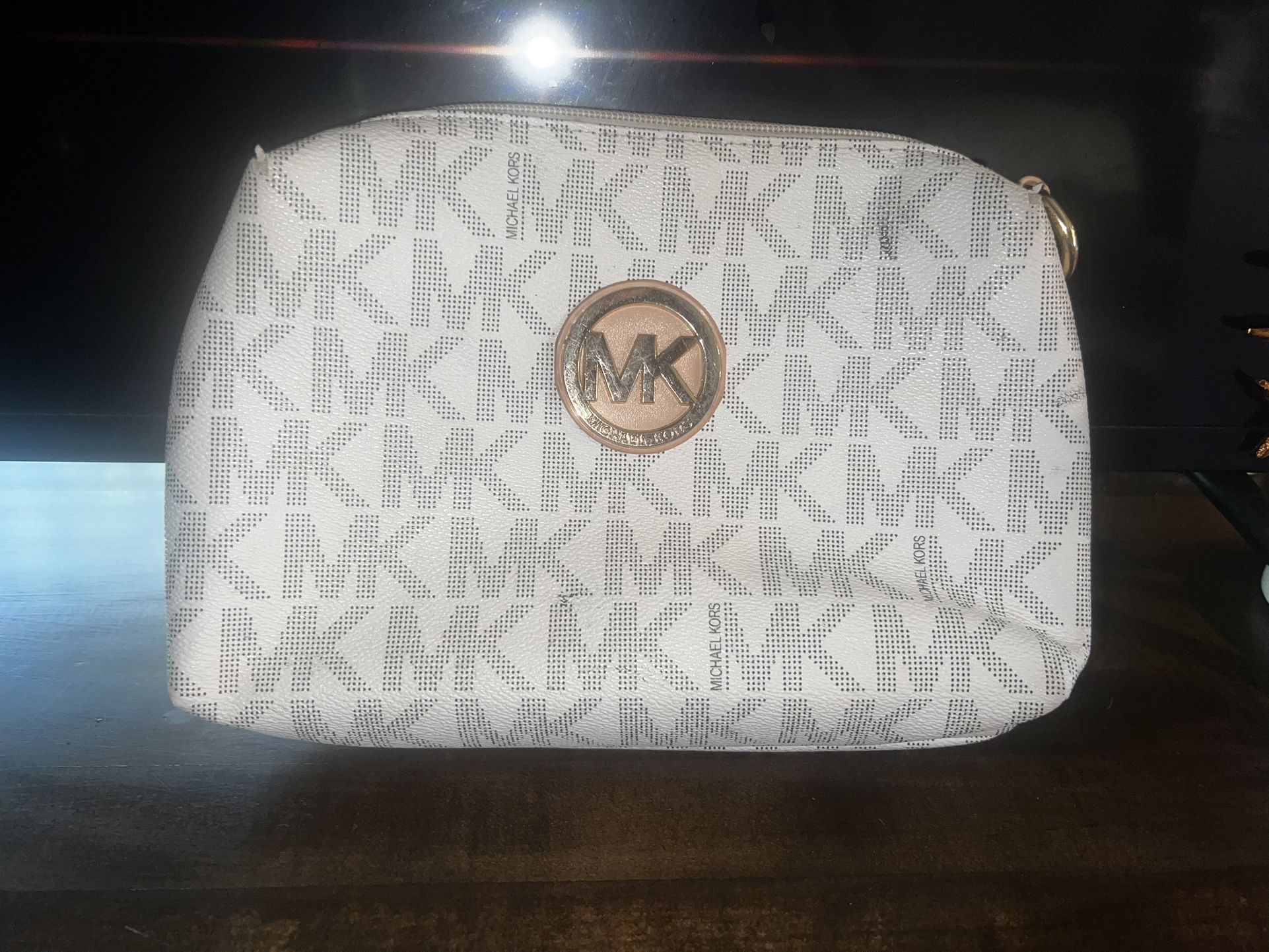 Michael Kors Pouch