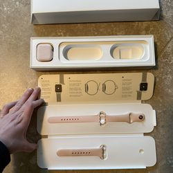Apple Watch Series 4 Rose Gold (WITH BOX)