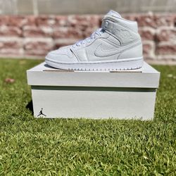 Size 8.5 - Air Jordan 1 Mid White Snakeskin W