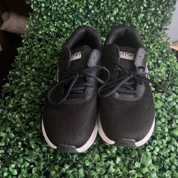 Black and White Sketchers Size 11 Women