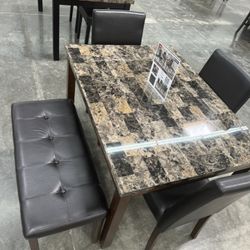 5 Pc Dinning Set Table  New In Box 