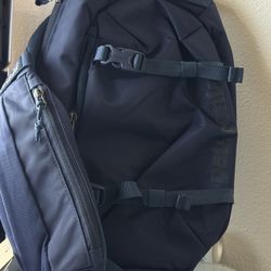 Patagonia Atom Sling 8L Crossbody 