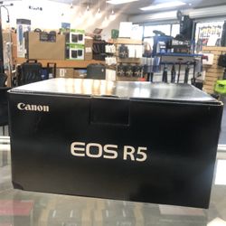 Canon R5  No Credit Needed