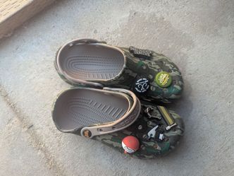 Luke Combs crocs