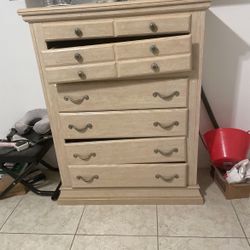 5-Piece Solid Wood Bedroom Set – Dresser w/ Mirror, Chest, 2 Nightstands & Headboard