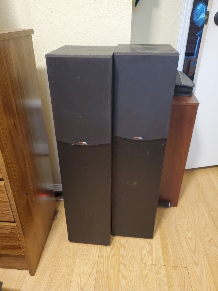 Set Of Polk Audio Speakers R300