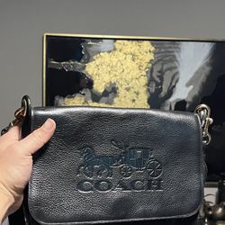 COACH Carriage Logo Leather Crossbody Shoulder Bag Black Gold Hardware Lad