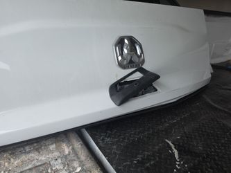 RAM TRUCK TAIL GATE 1.000 LITTLE dent Expensvie