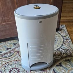 Diaper Can With Refills