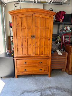 Wood Tv / linen hutch - FREE!