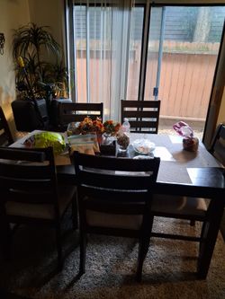 Dinning room table