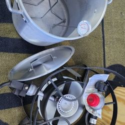 Like New Turkey Fryer