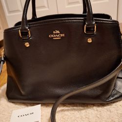 🖤Authentic Black COACH leather Margot Purse🖤