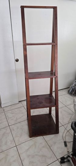 Ladder bookshelf