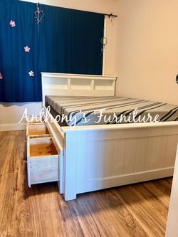 White Full Bed With Mattress And Drawers