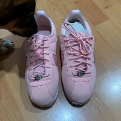 Nike Pink Shoes 