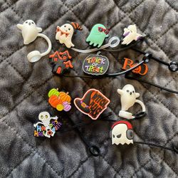  NEW. Lot Of 25 Halloween Straw Covers 