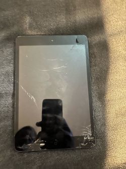 iPad 9th generation like new refurbished condition $150.00