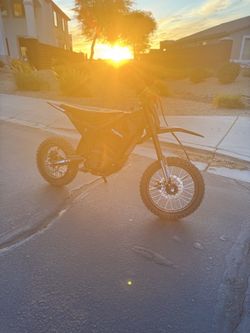 Yozma in10 emoto 63mph removed brake sensors so you can wheelie
