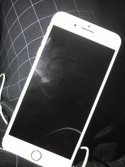 iphone 7+ Needs screen repaired and Fully Woring Xbox One With attachments