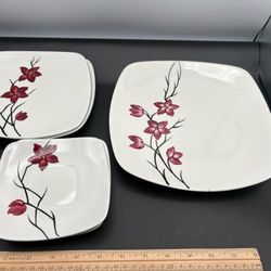 Orchard Ware Red Maroon Lilly Dinner, Salad And Saucer Plates Lot Of 5
