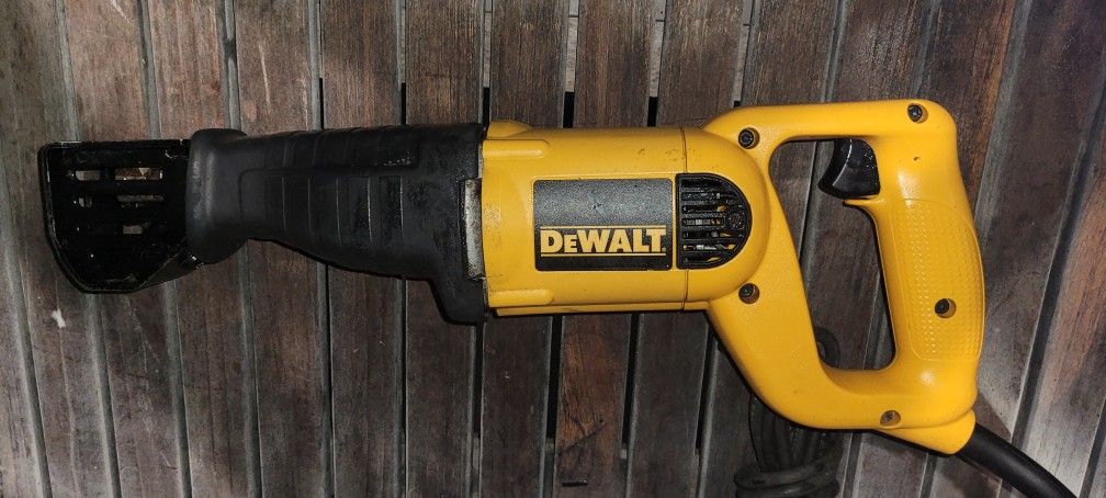 DEWALT Reciprocating Saw, 12 Amp, 2,900 RPM, 4-Position Blade Clamp, Variable Speed Trigger, Corded