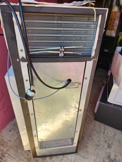 AIR CONDITIONER