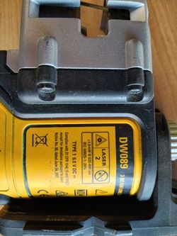 DEWALT heavy-duty 3-beam red line laser DW089