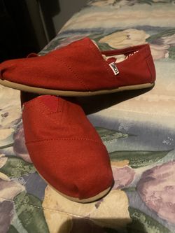 Men Toms Size 10.5