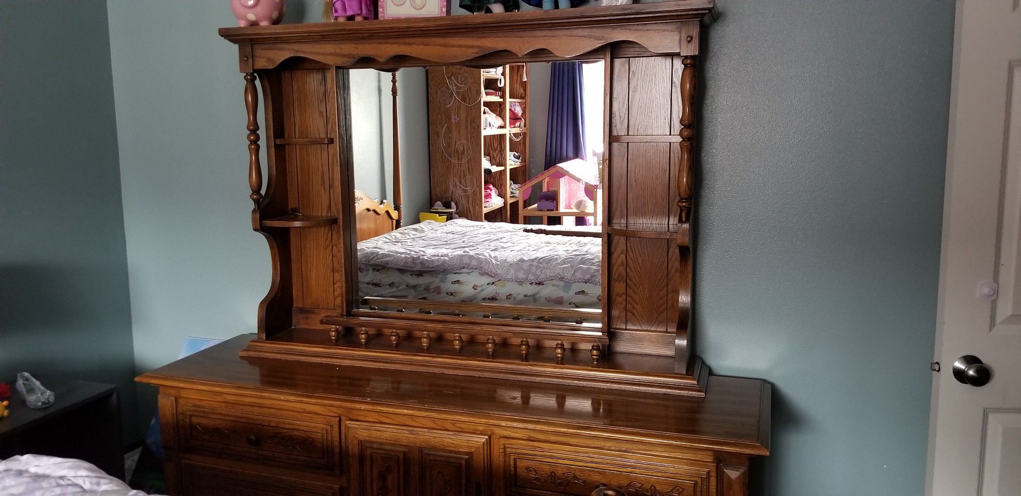 Etched Stanley furniture dresser with mirror