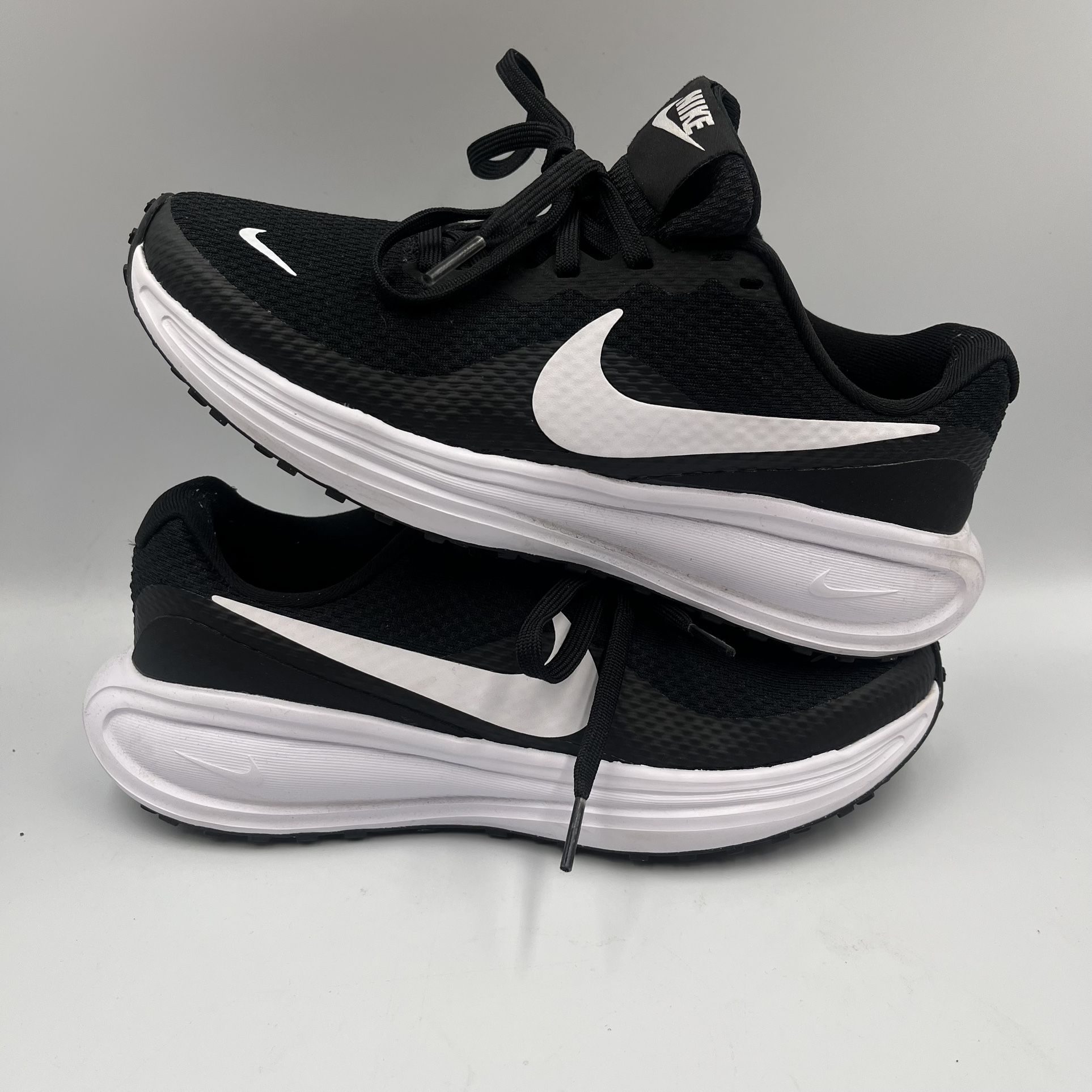 Nike Revolution 8 Women’s Sz 6.5 Running Shoes Black & White 