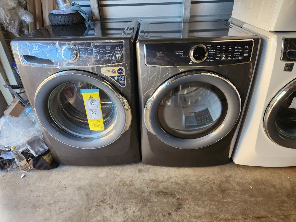 Electrolux Front Load Washer Gas Dryer