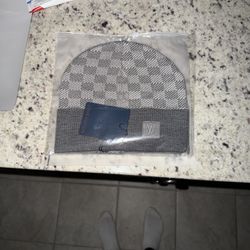 Vuitton Louis Vuitton Gray Checkered Knit Hat