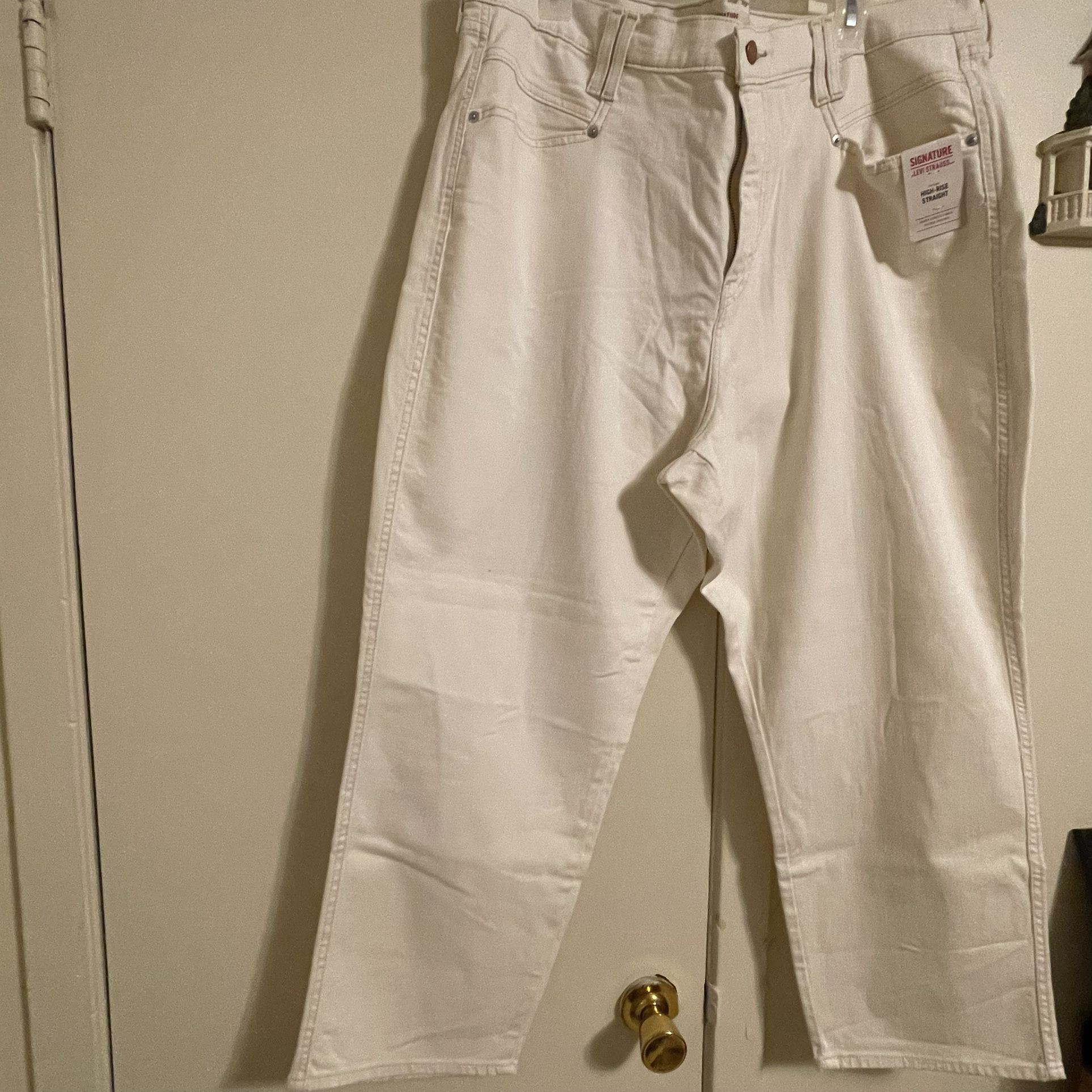 Signature Series Levi Strauss White Jeans