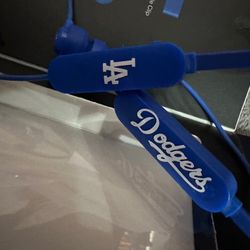 Earphones /. Bluetooth 