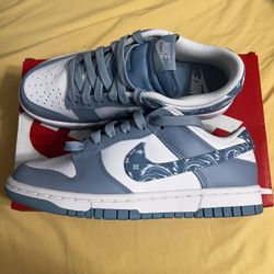 W NIKE DUNKS LOW ESS SIZE 6 WOMEN 