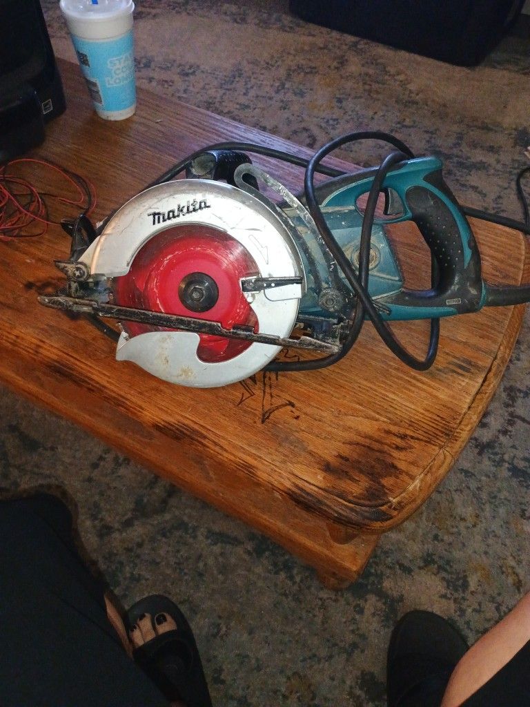Makita 7-1/4 Inch Circular Saw 